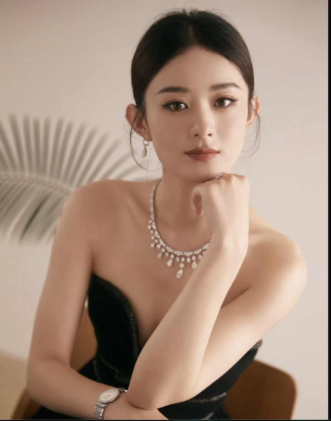 赵丽颖撕漫女风格穿搭指南