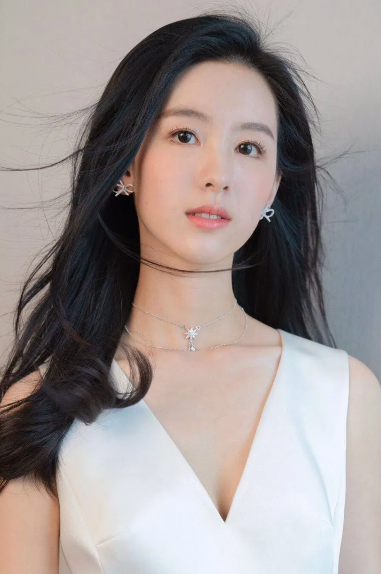 陈都灵仙女感甜妹钓系穿搭